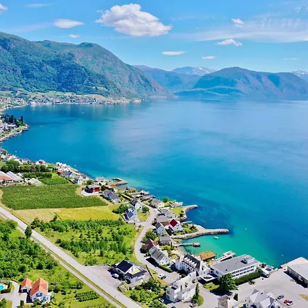 Leikanger Fjord Pool Private * Согндал