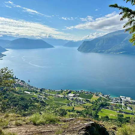 Leikanger Fjord Pool Private Согндал